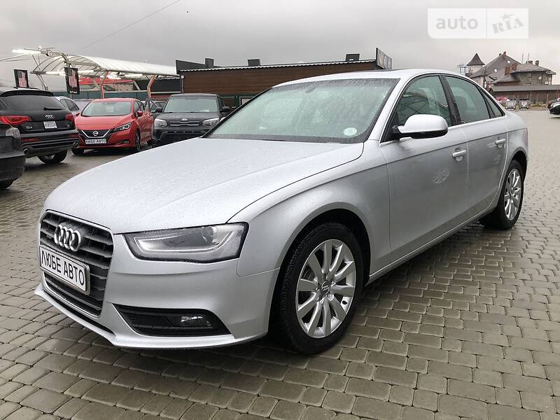 Седан Audi A4 2013 в Львові