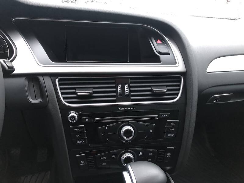 Седан Audi A4 2013 в Львові