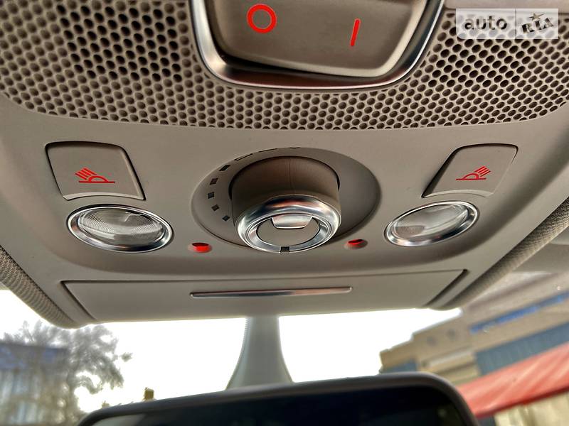 Седан Audi A4 2012 в Києві