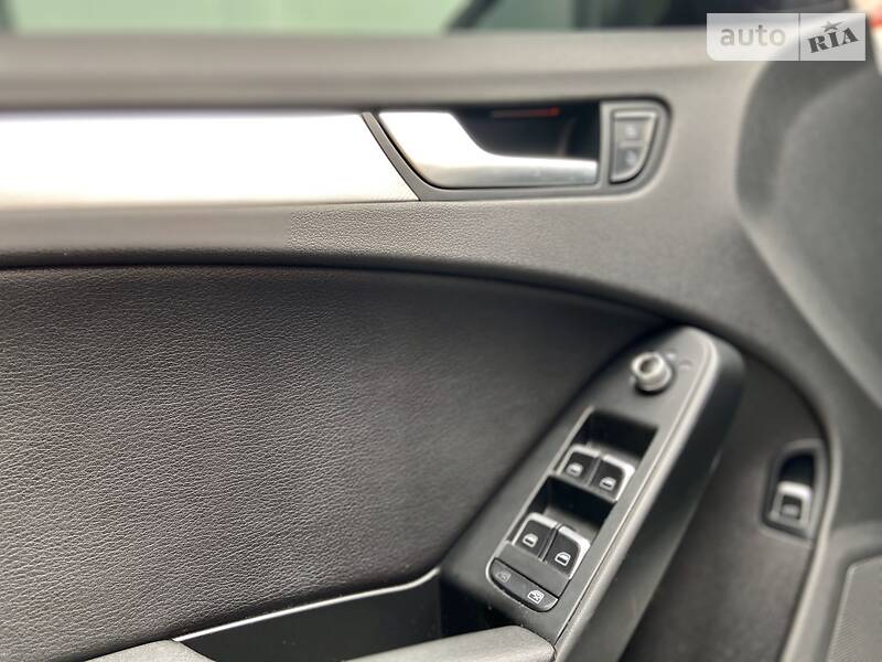 Седан Audi A4 2012 в Києві