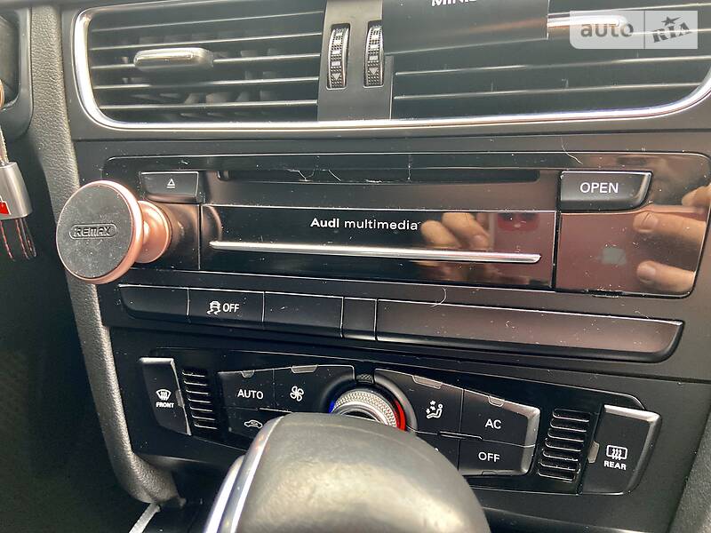 Седан Audi A4 2012 в Києві