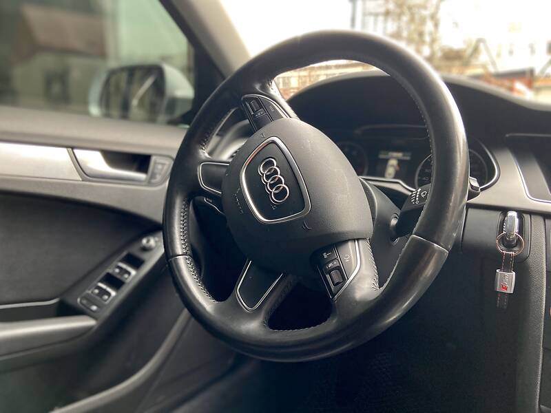 Седан Audi A4 2012 в Києві