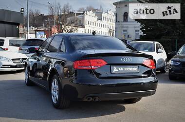 Седан Audi A4 2011 в 