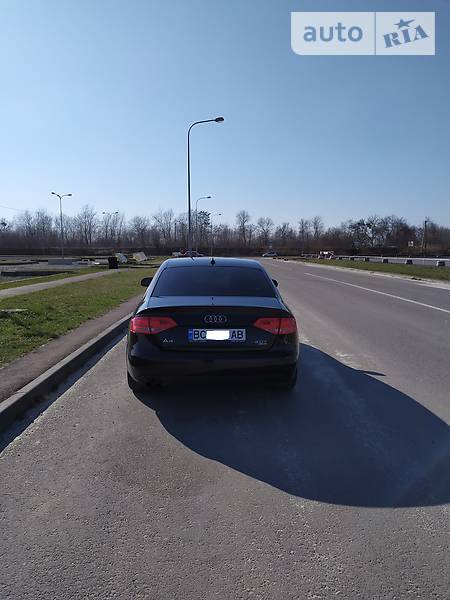Седан Audi A4 2011 в Львові