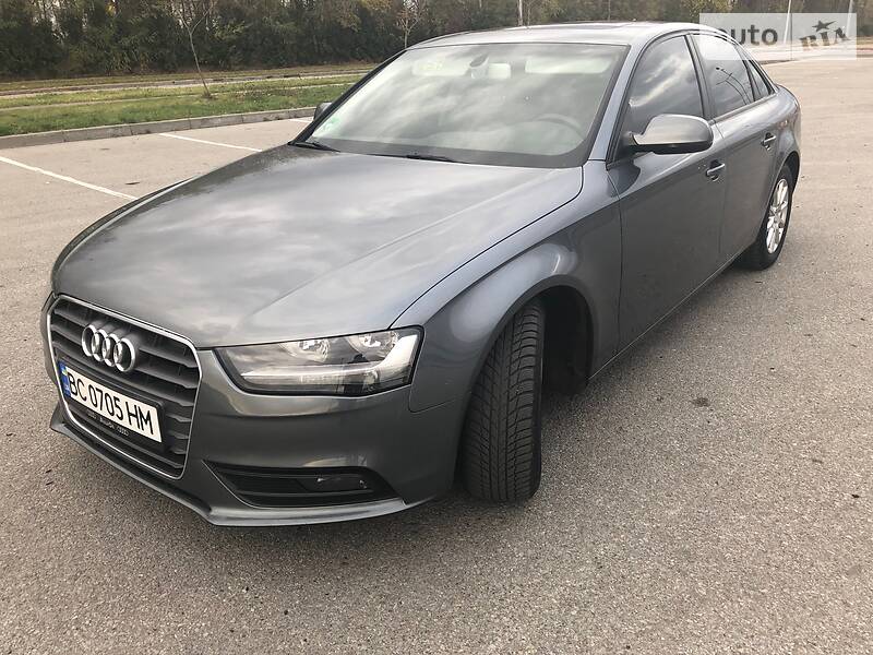 Седан Audi A4 2014 в 