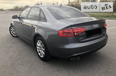 Седан Audi A4 2014 в 