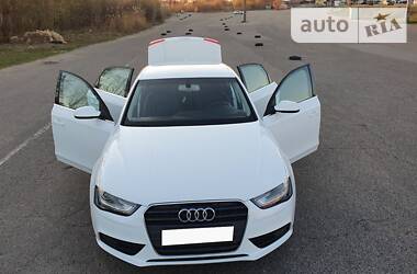 Седан Audi A4 2014 в 
