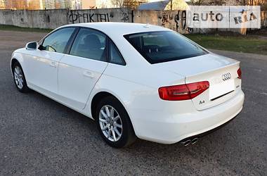Седан Audi A4 2014 в 