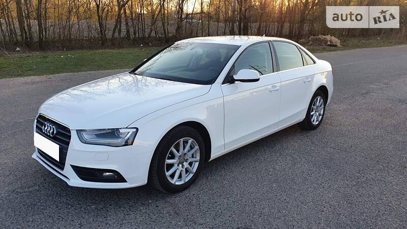 Седан Audi A4 2014 в 