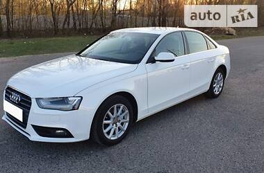 Седан Audi A4 2014 в 