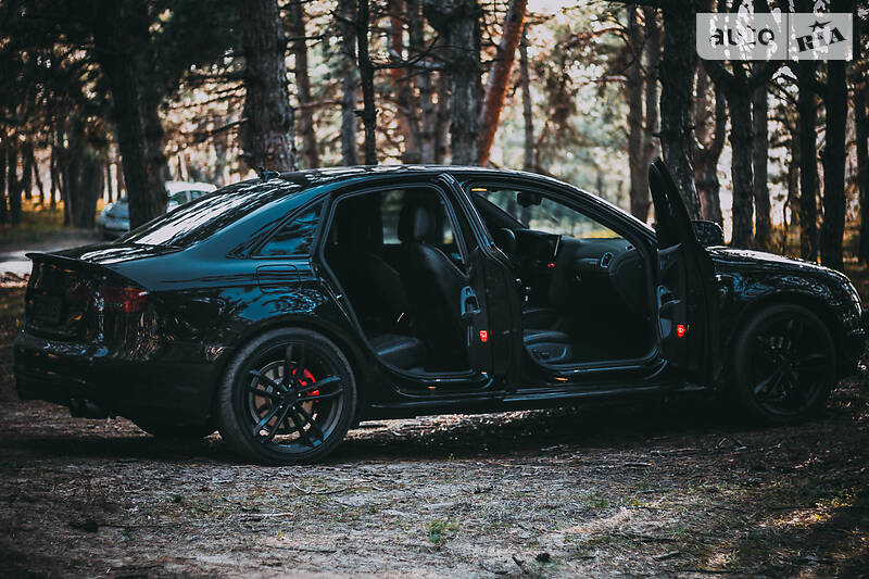 Седан Audi A4 2012 в Запоріжжі