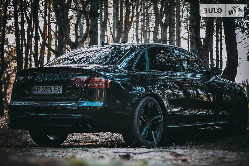Седан Audi A4 2012 в Запоріжжі