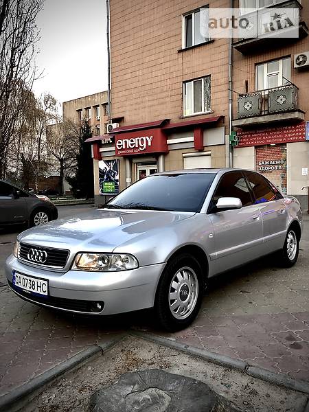 Седан Audi A4 1999 в 