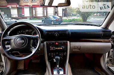 Седан Audi A4 1999 в 