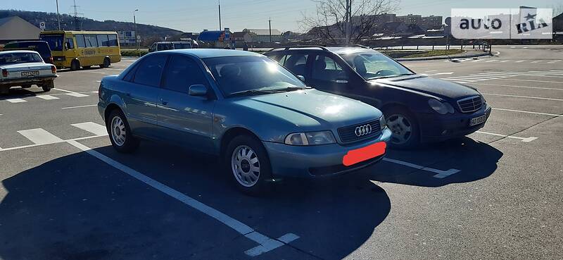 Седан Audi A4 1999 в Сваляві