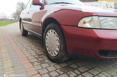 Седан Audi A4 1999 в 