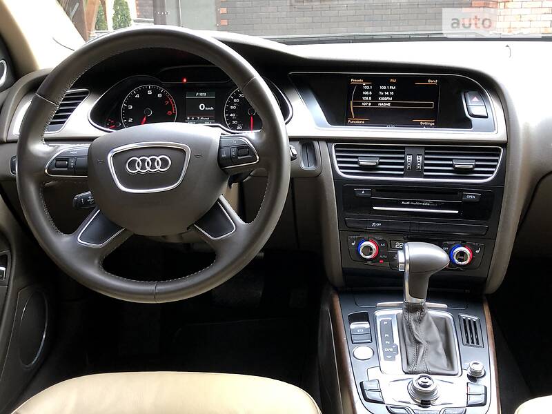 Седан Audi A4 2014 в Києві