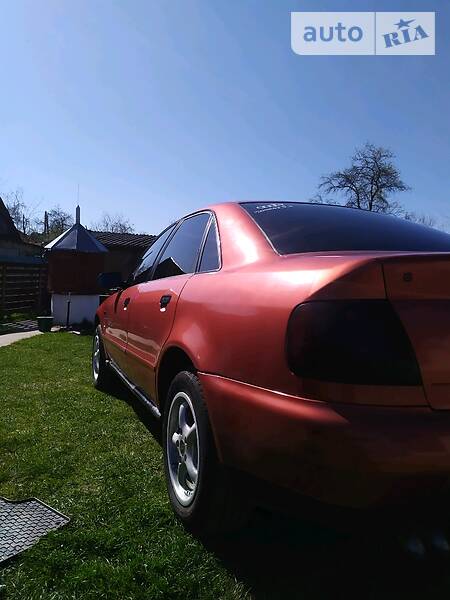Седан Audi A4 1996 в Яворове
