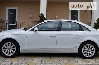 Седан Audi A4 2012 в 