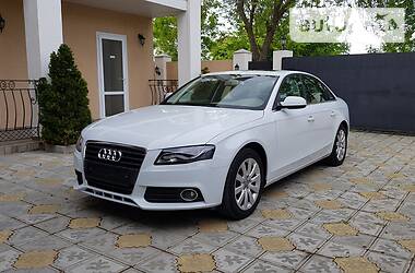 Седан Audi A4 2012 в 