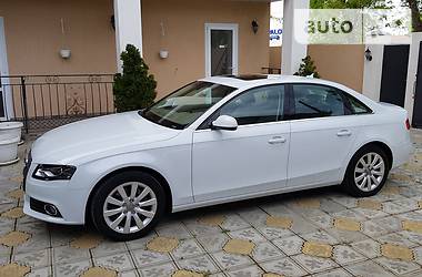 Седан Audi A4 2012 в 