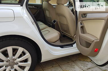 Седан Audi A4 2012 в 