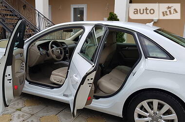Седан Audi A4 2012 в 