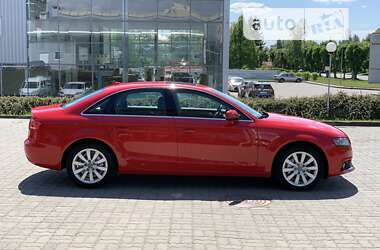 Седан Audi A4 2011 в Луцке