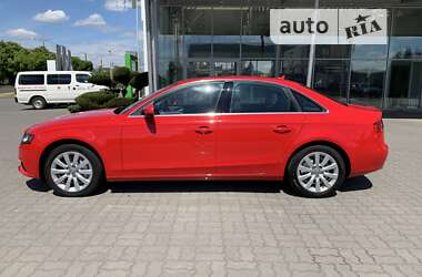 Седан Audi A4 2011 в Луцке