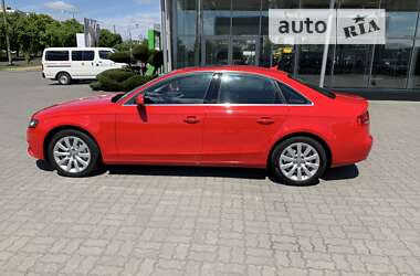 Седан Audi A4 2011 в Луцке