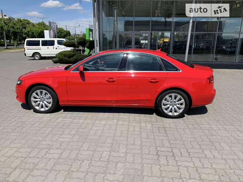 Седан Audi A4 2011 в Луцке
