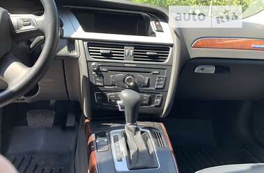 Седан Audi A4 2011 в Луцке
