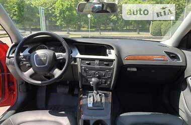 Седан Audi A4 2011 в Луцке