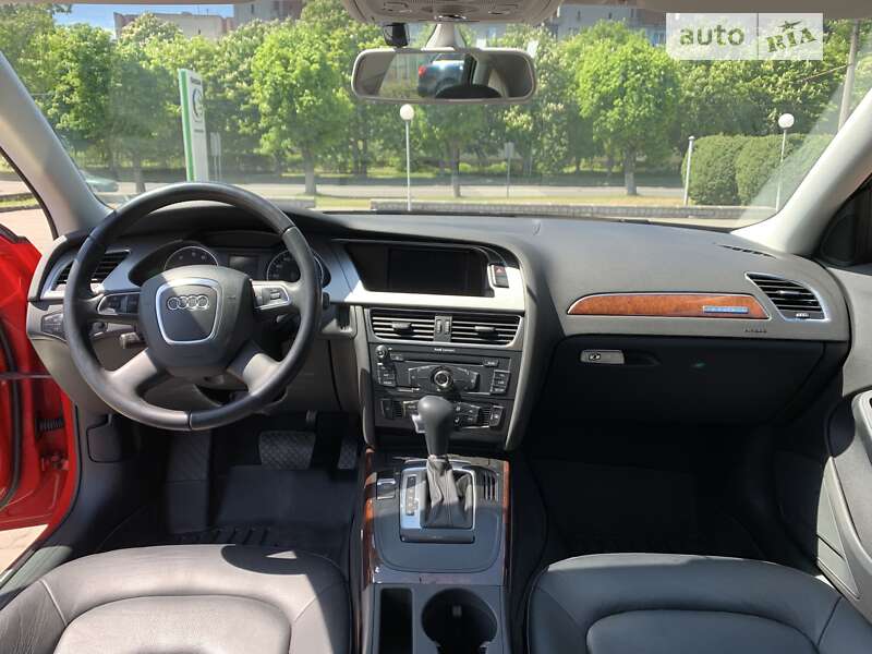 Седан Audi A4 2011 в Луцьку