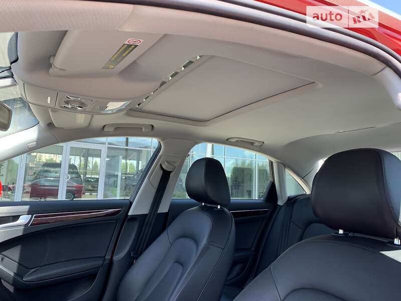 Седан Audi A4 2011 в Луцке