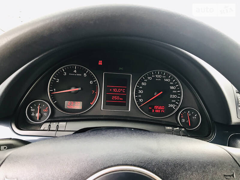 Седан Audi A4 2001 в Золочеві