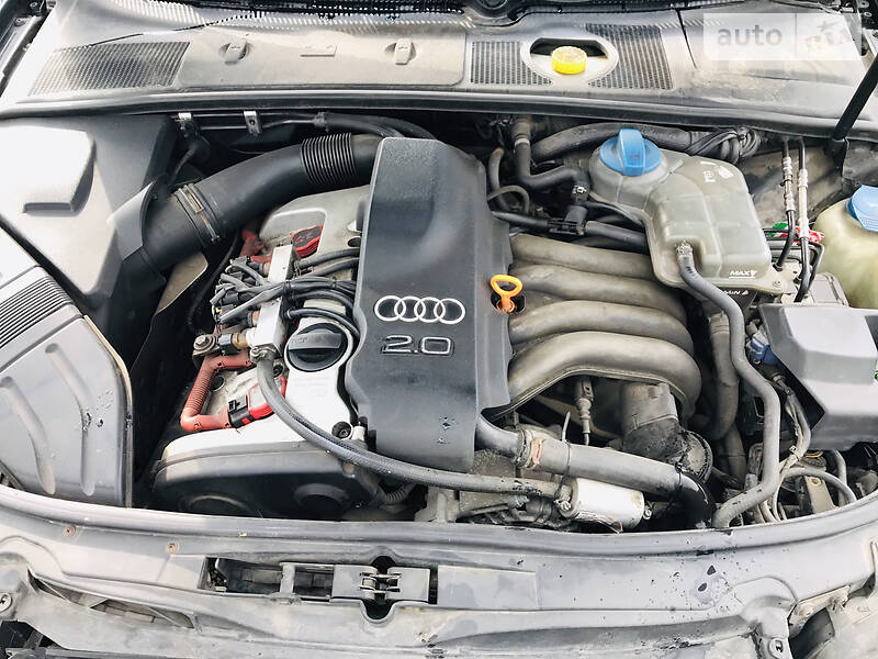 Седан Audi A4 2001 в Золочеві