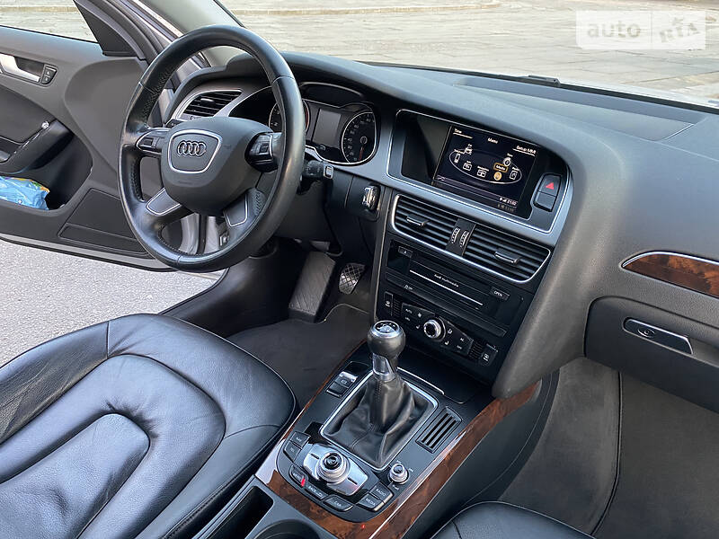 Седан Audi A4 2014 в Рівному