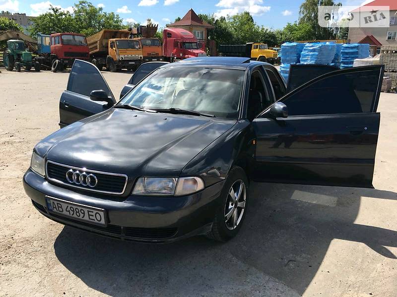Седан Audi A4 1997 в Виннице