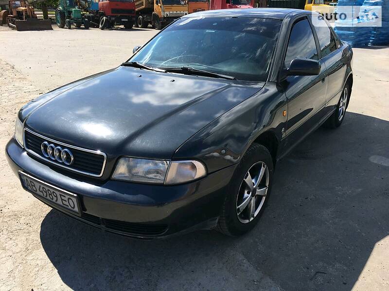 Седан Audi A4 1997 в Виннице