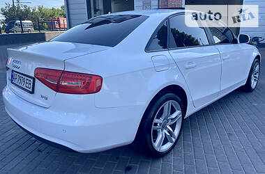 Седан Audi A4 2012 в Киеве