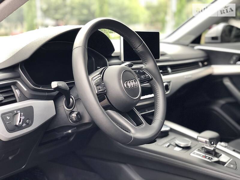 Седан Audi A4 2018 в Рівному