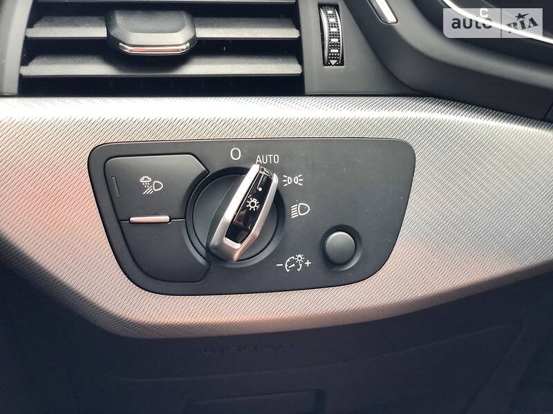 Седан Audi A4 2018 в Рівному