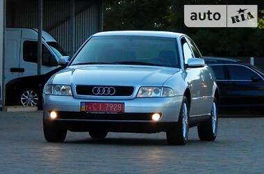 Седан Audi A4 2000 в Сарнах