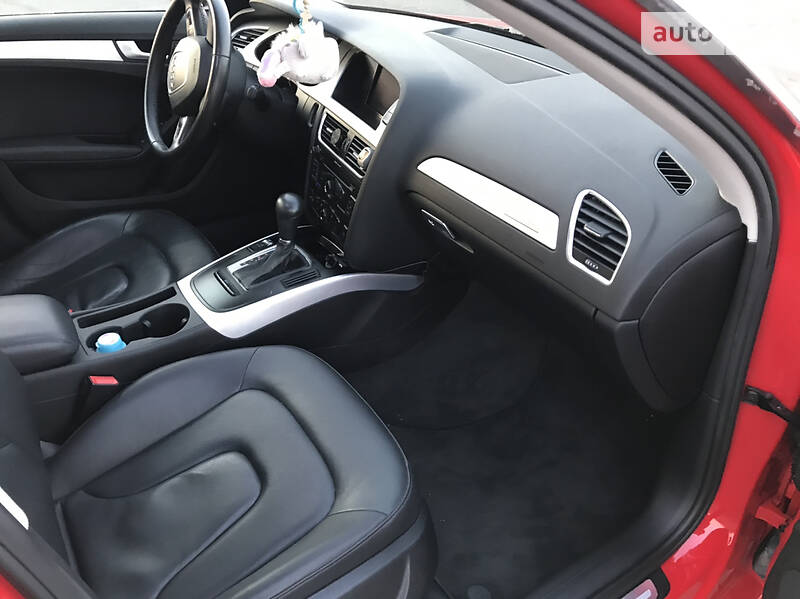 Седан Audi A4 2011 в Києві