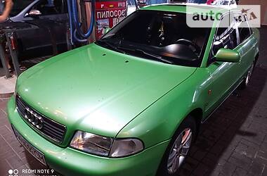 Седан Audi A4 1996 в 