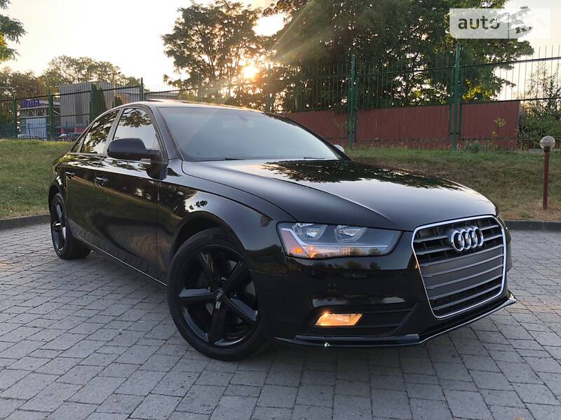 Седан Audi A4 2013 в Стрию