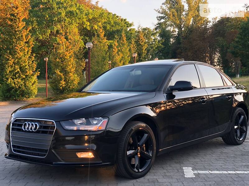 Седан Audi A4 2013 в Стрию