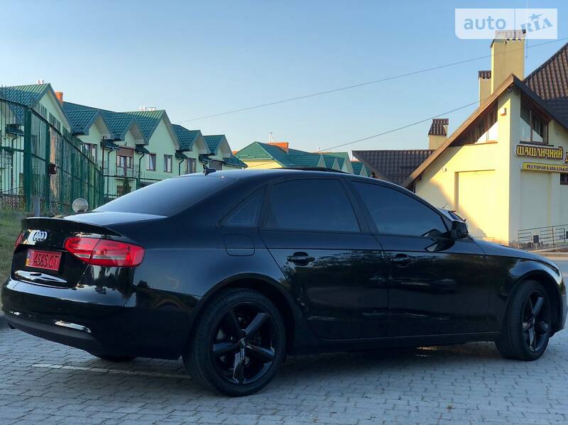 Седан Audi A4 2013 в Стрию