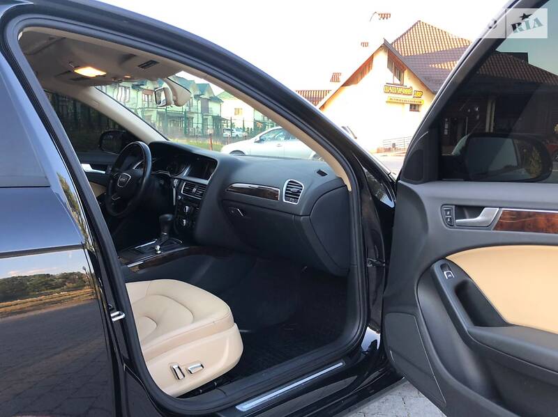 Седан Audi A4 2013 в Стрию